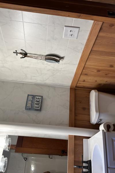 Bathroom 2 Cabin 2